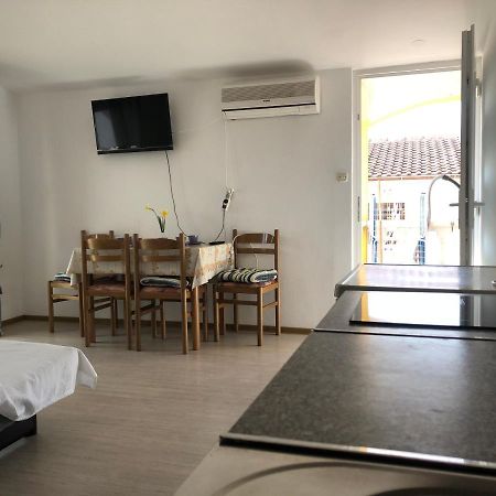 Apartments Marija Vir Extérieur photo